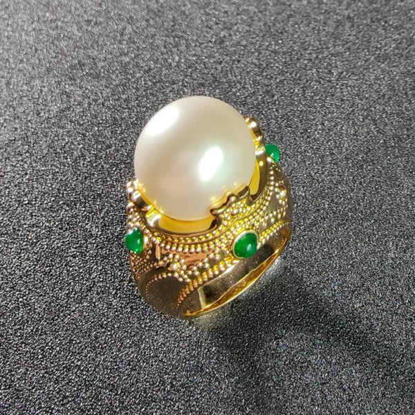 Product Exquisite Vintage Crown Emerald Pearl Ring Z1